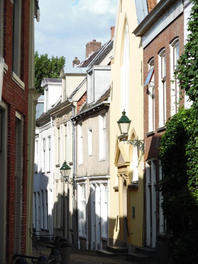 Hus Panzió Leeuwarden Kültér fotó